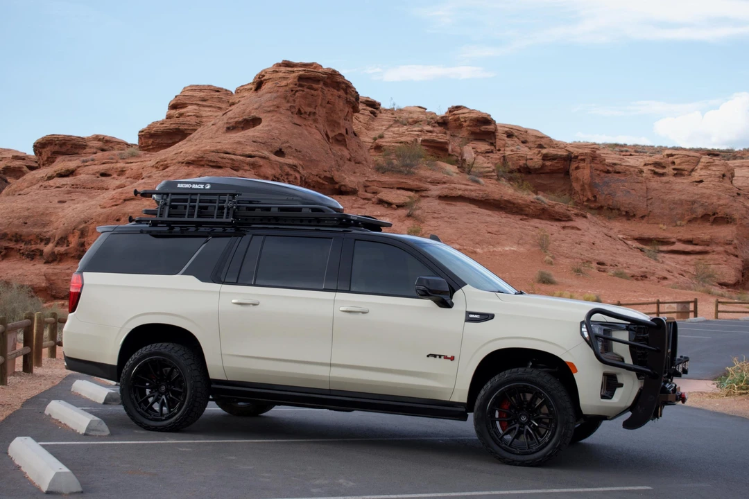 2022 GMC Yukon 5th Gen - Image 13 of 31