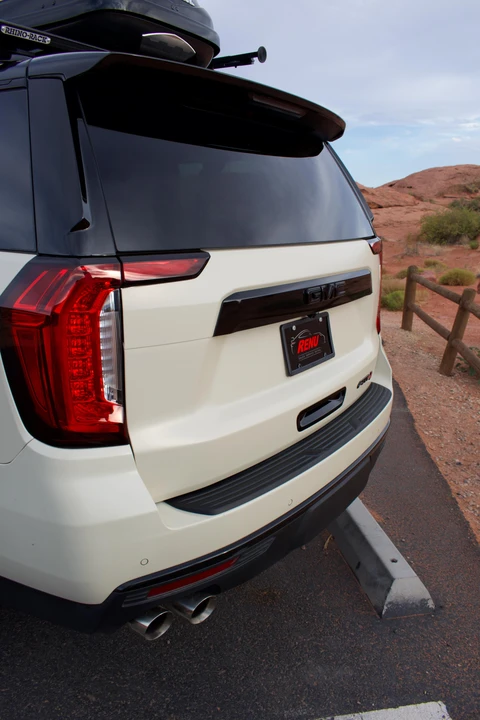 2022 GMC Yukon 5th Gen - Image 30 of 31