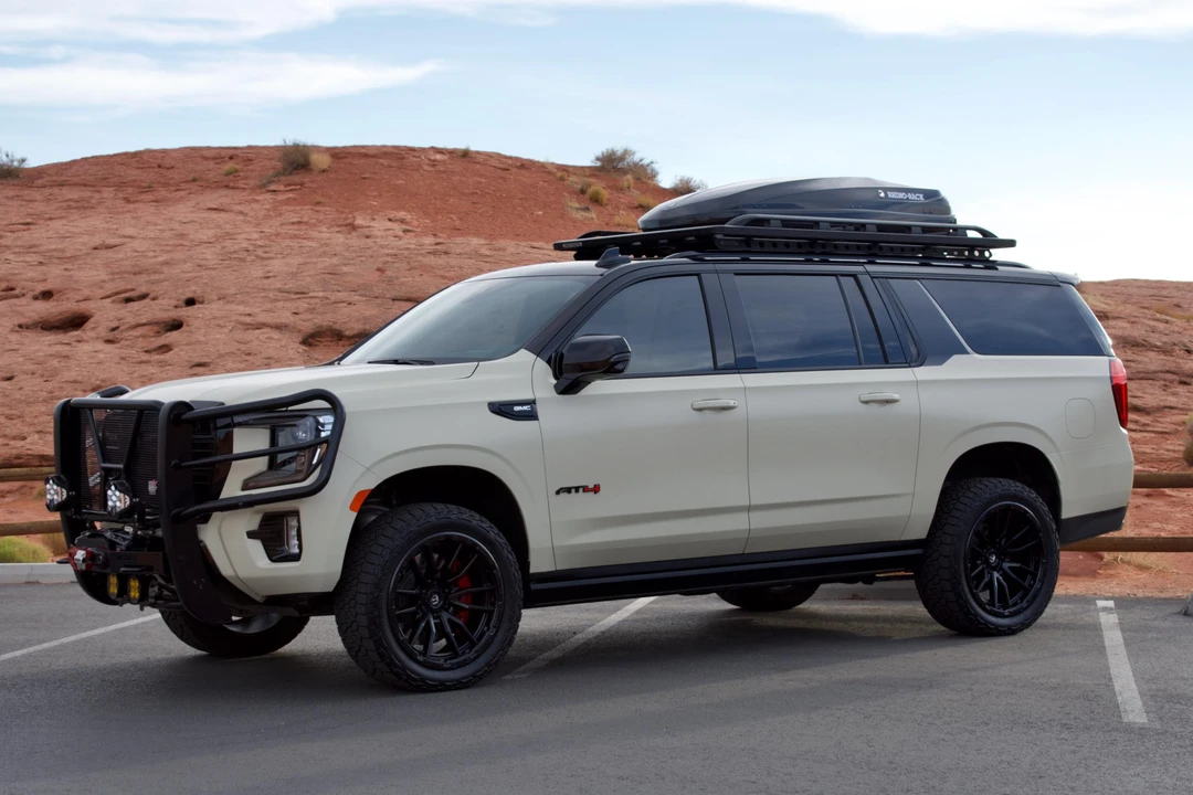 2022 GMC Yukon 5th Gen - Image 7 of 31