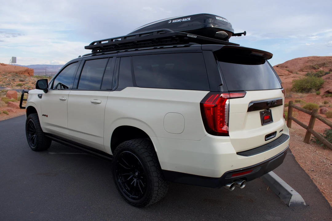 2022 GMC Yukon 5th Gen - Image 11 of 31