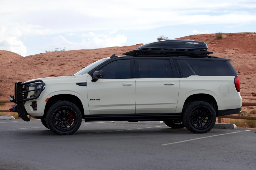 2022 GMC Yukon 5th Gen - Image 8 of 31