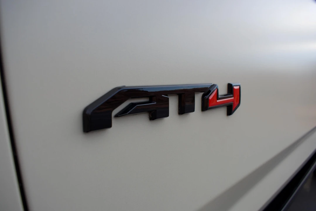 2022 GMC Yukon 5th Gen - Image 28 of 31
