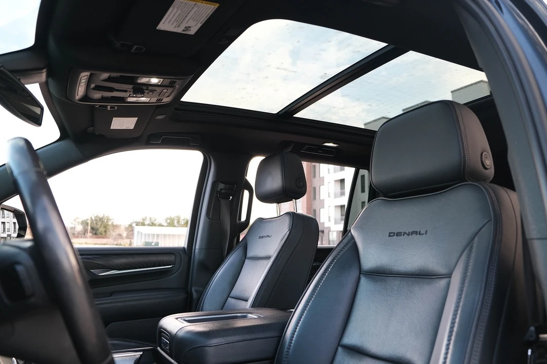 2022 GMC Yukon 5th Gen - Image 16 of 21