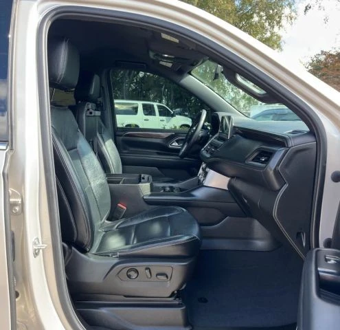2022 GMC Yukon 5th Gen - Image 8 of 9