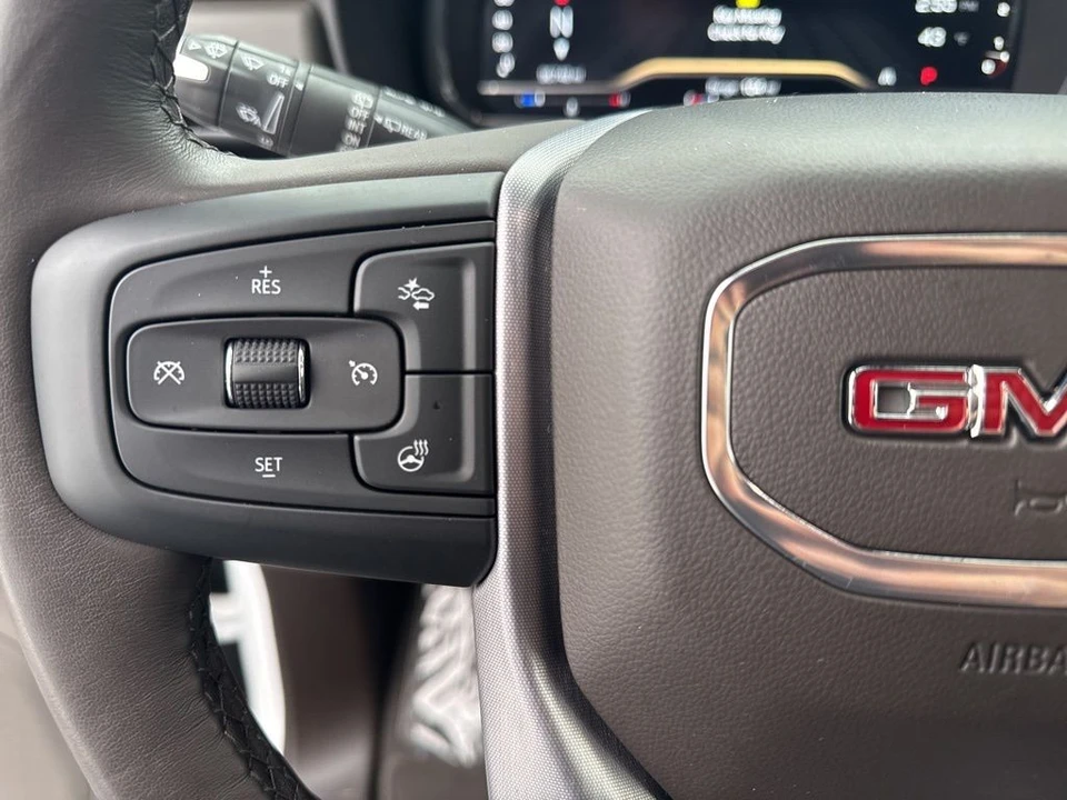 2022 GMC Yukon 5th Gen - Image 17 of 21
