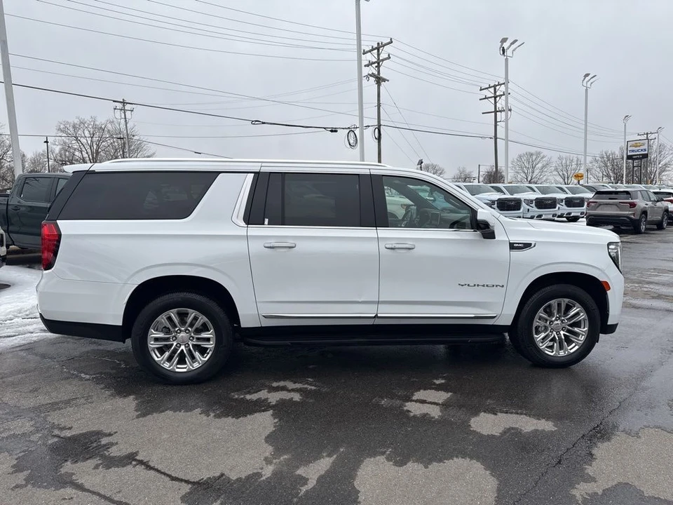 2022 GMC Yukon 5th Gen - Image 6 of 21