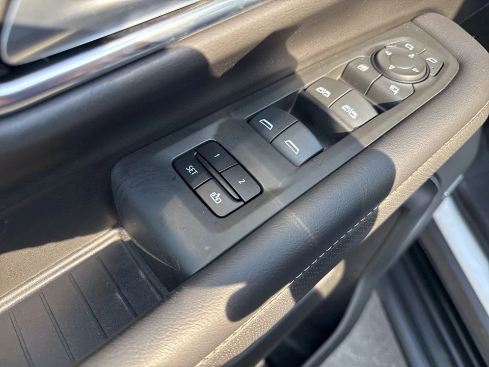 2022 GMC Yukon 5th Gen - Image 11 of 21