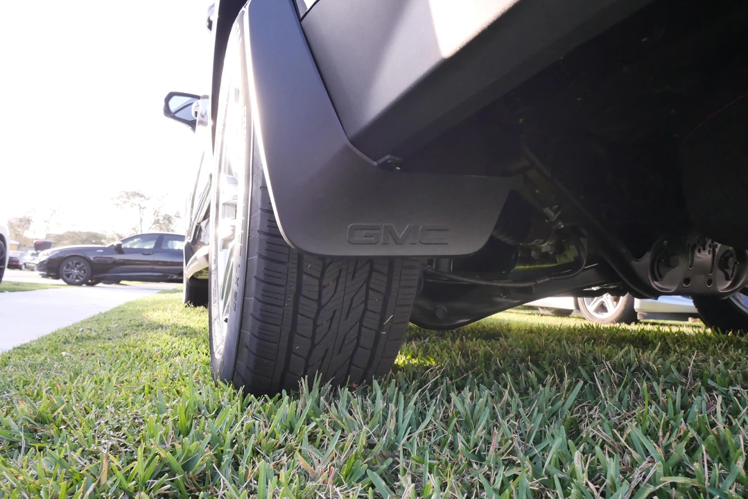 2022 GMC Yukon 5th Gen - Image 17 of 31