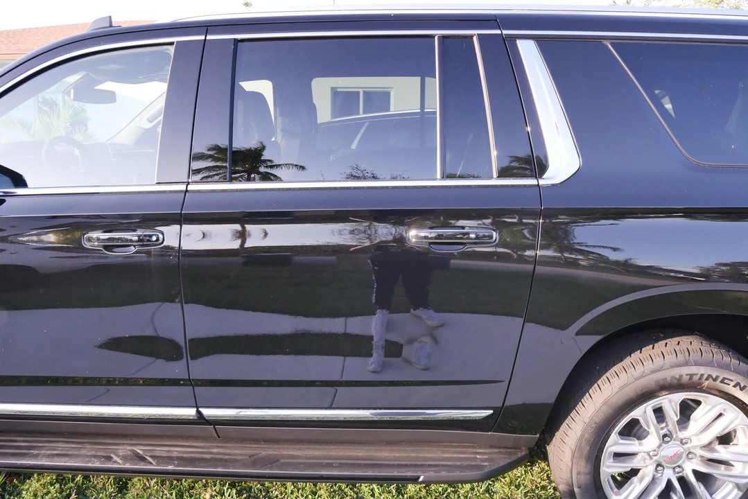 2022 GMC Yukon 5th Gen - Image 15 of 31