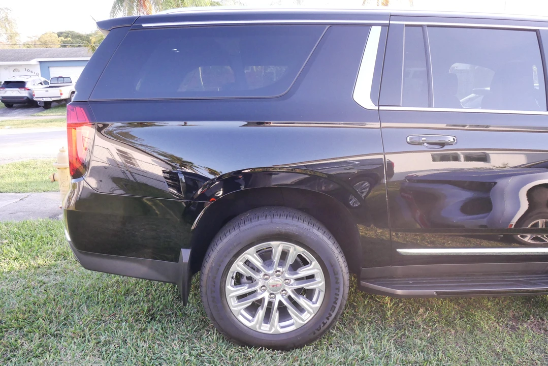 2022 GMC Yukon 5th Gen - Image 19 of 31
