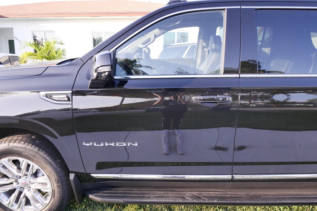 2022 GMC Yukon 5th Gen - Image 13 of 31