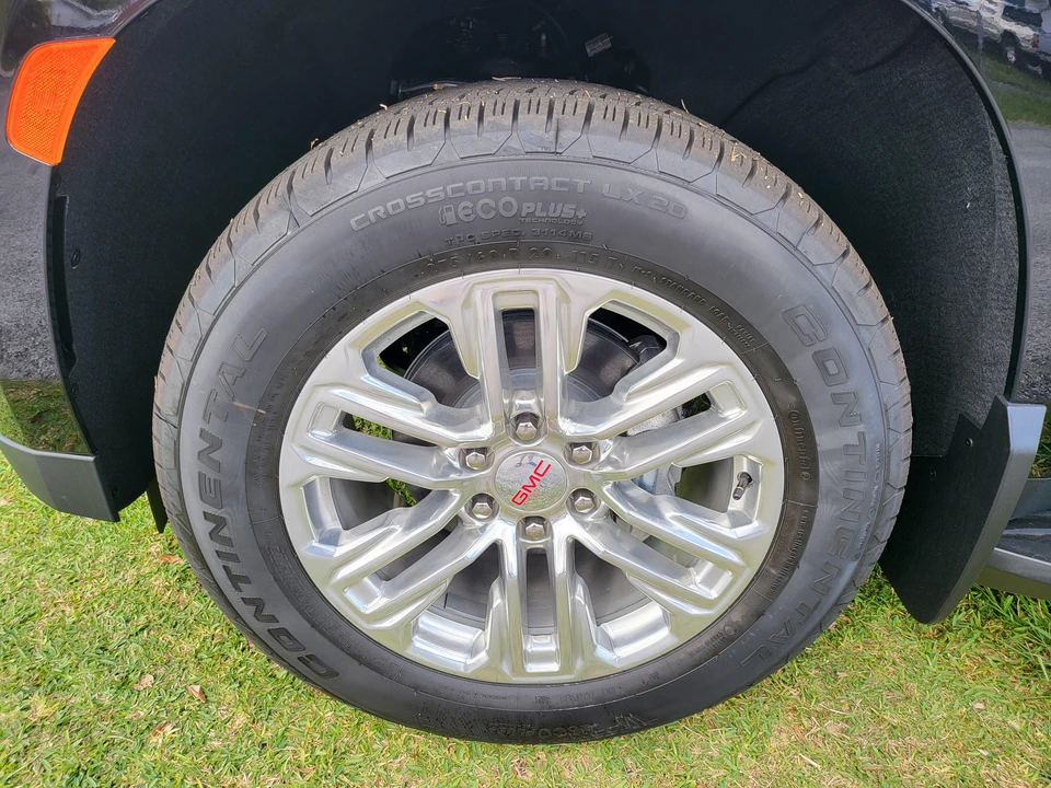 2022 GMC Yukon 5th Gen - Image 25 of 31