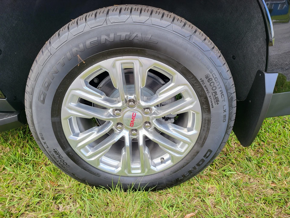 2022 GMC Yukon 5th Gen - Image 24 of 31