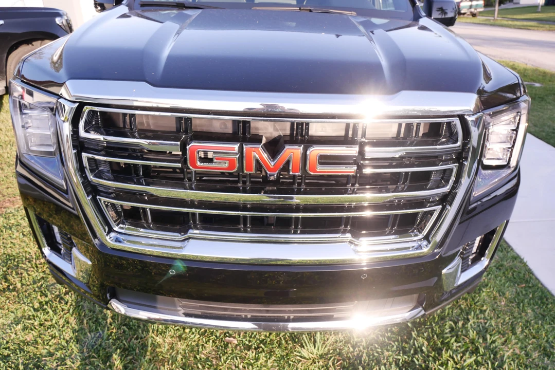 2022 GMC Yukon 5th Gen - Image 10 of 31