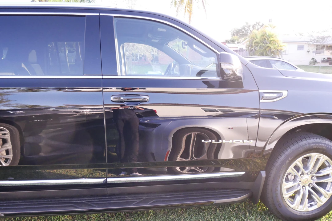2022 GMC Yukon 5th Gen - Image 21 of 31