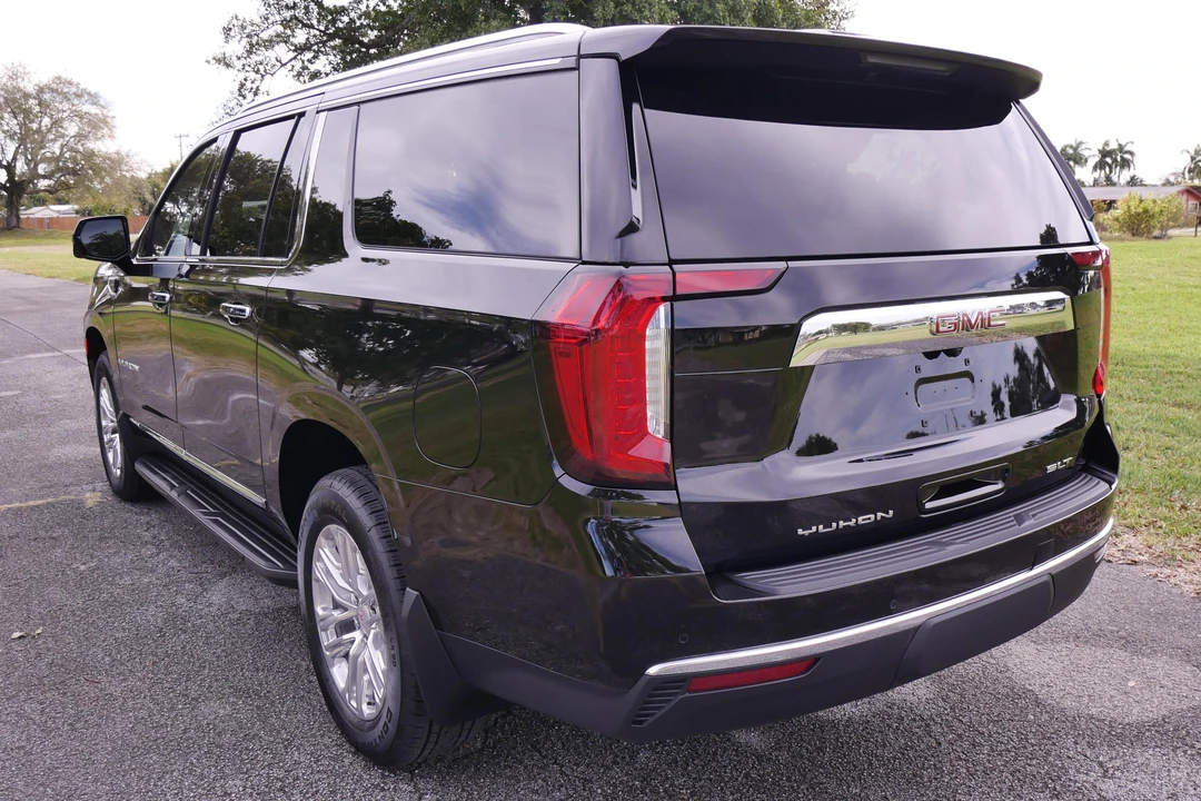 2022 GMC Yukon 5th Gen - Image 4 of 31