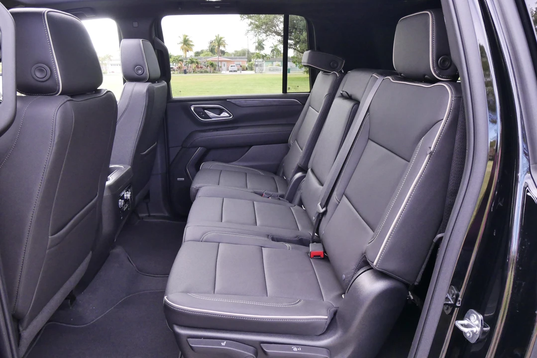 2022 GMC Yukon 5th Gen - Image 30 of 31