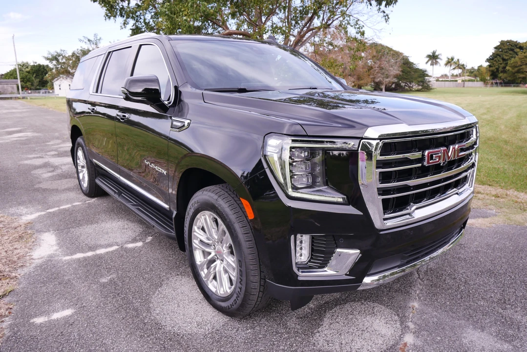 2022 GMC Yukon 5th Gen - Image 8 of 31