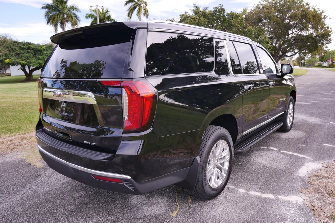 2022 GMC Yukon 5th Gen - Image 7 of 31