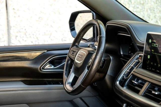 2022 GMC Yukon 5th Gen - Image 19 of 21