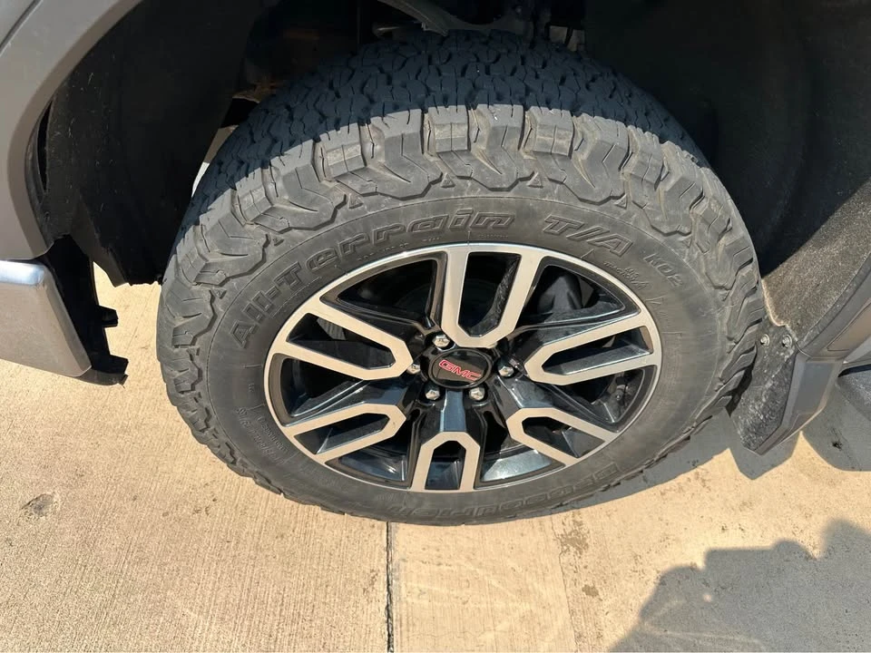 2022 GMC Sierra 5th Gen - Image 19 of 20