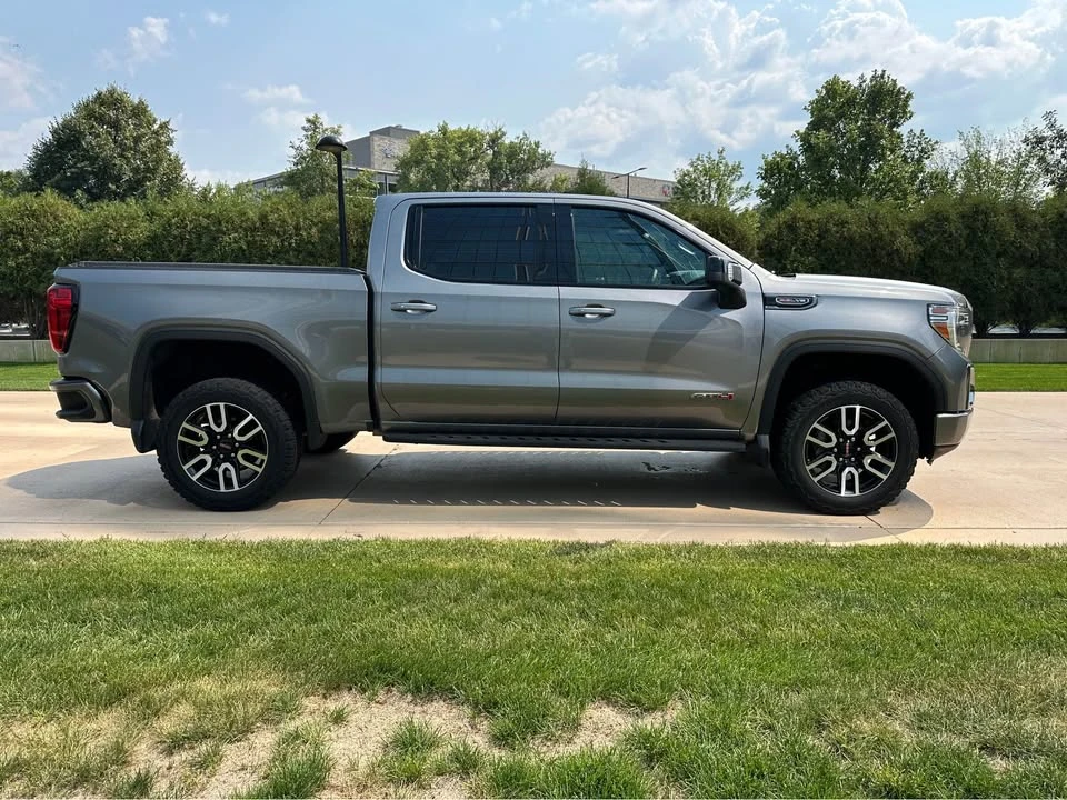 2022 GMC Sierra 5th Gen - Image 5 of 20