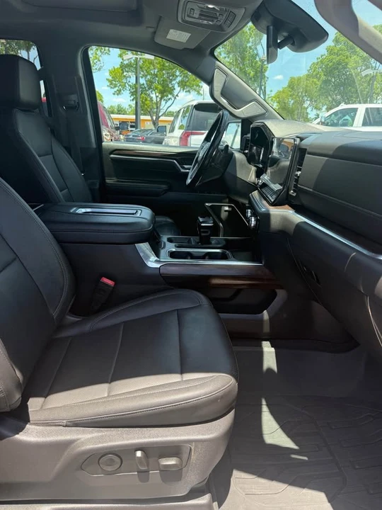 2022 GMC Sierra 5th Gen - Image 9 of 12