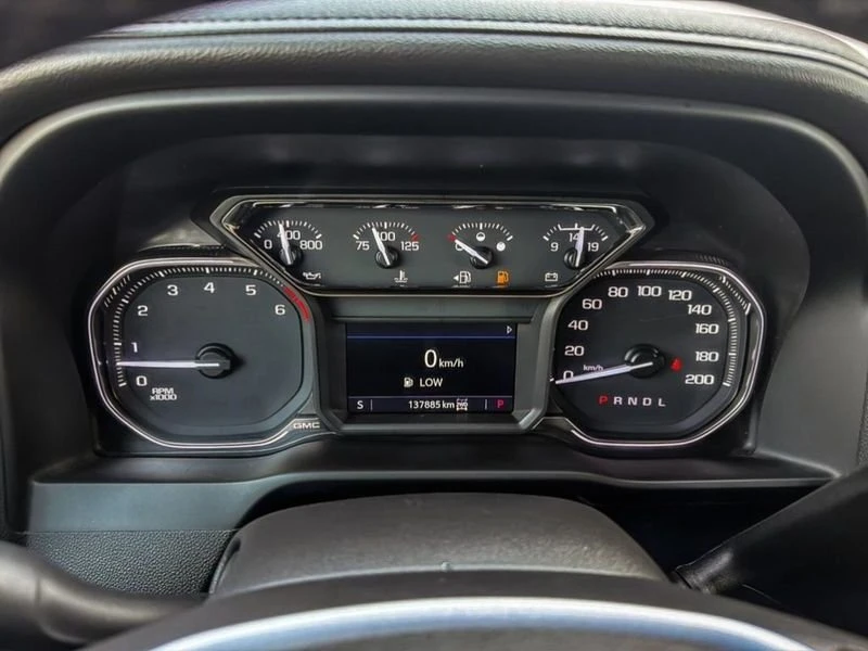 2022 GMC Sierra 5th Gen - Image 11 of 20