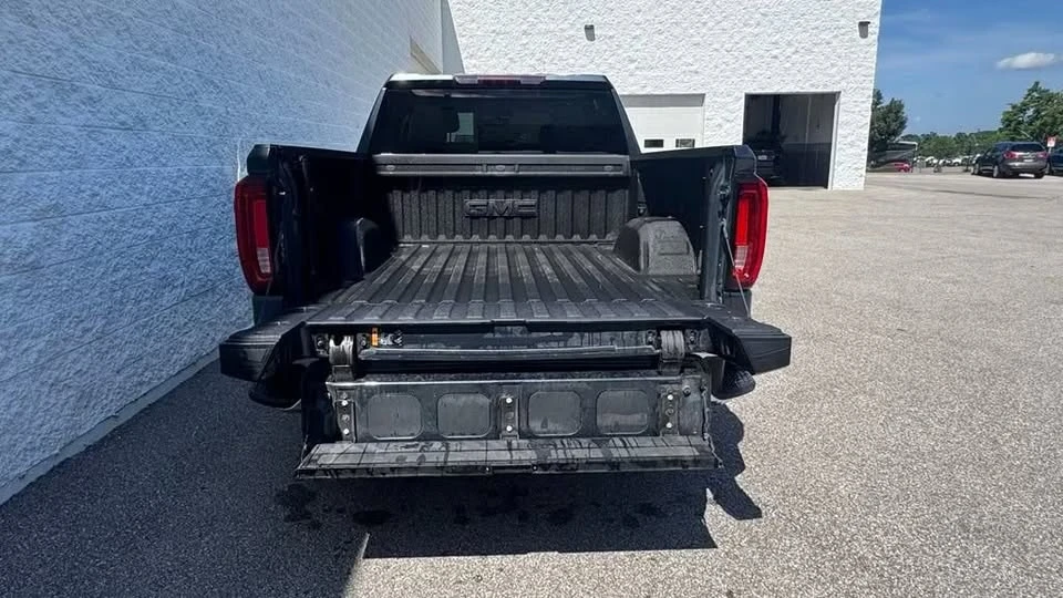 2022 GMC Sierra 5th Gen - Image 5 of 19