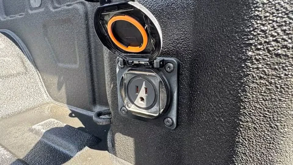 2022 GMC Sierra 5th Gen - Image 18 of 19