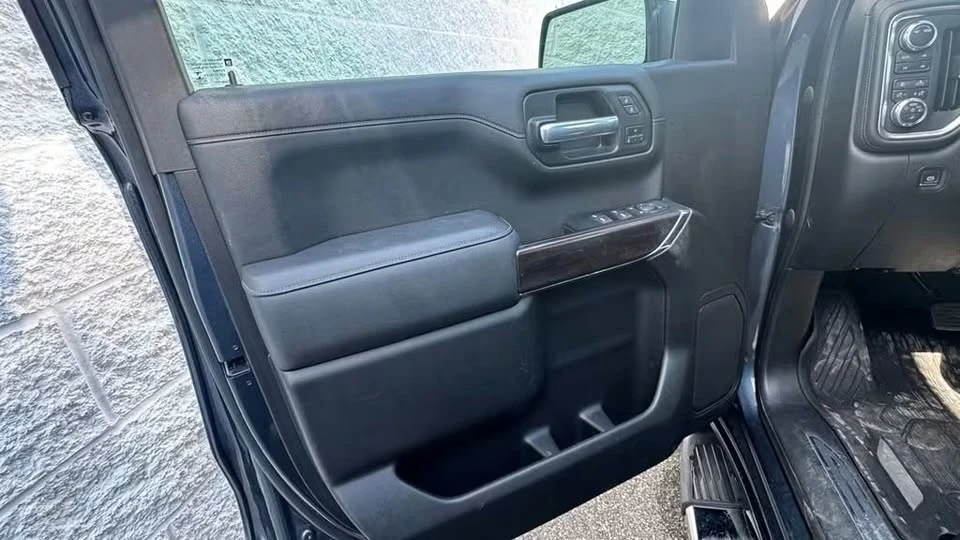2022 GMC Sierra 5th Gen - Image 15 of 19