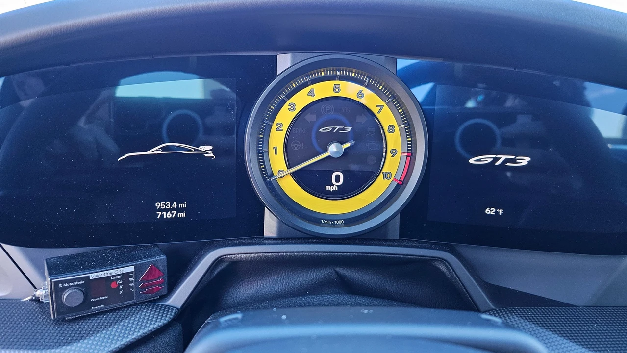 2022 Porsche 992 GT3 - Image 11 of 17