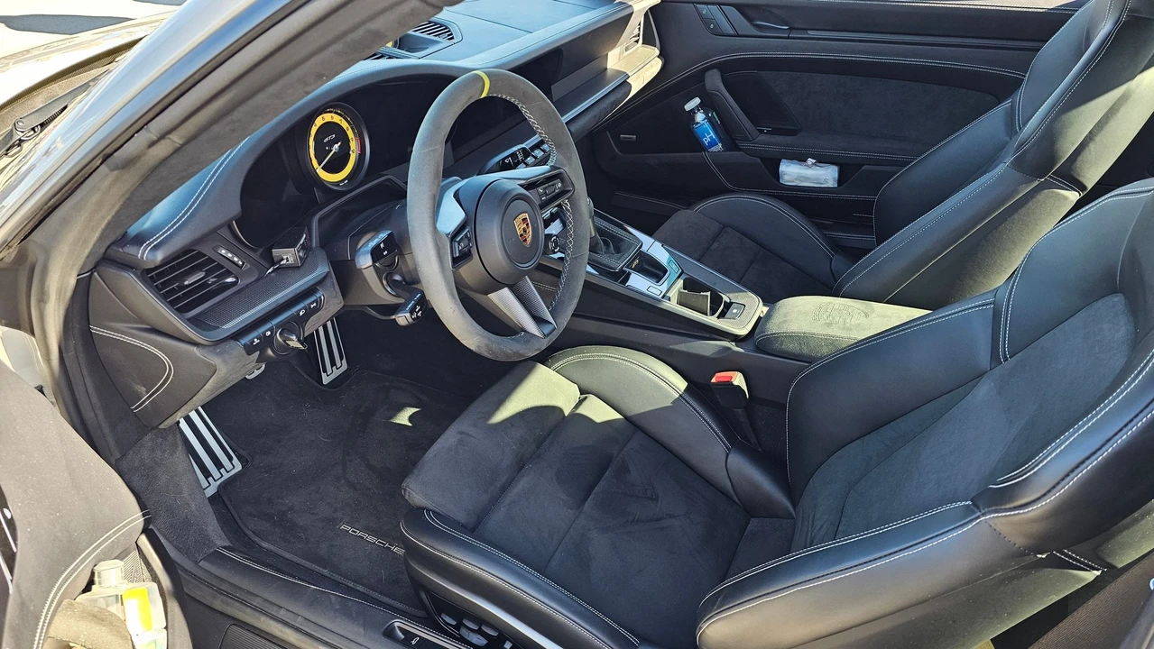 2022 Porsche 992 GT3 - Image 12 of 17