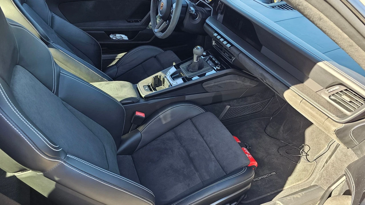 2022 Porsche 992 GT3 - Image 15 of 17