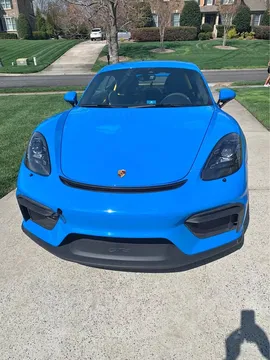 2022 Porsche GT4