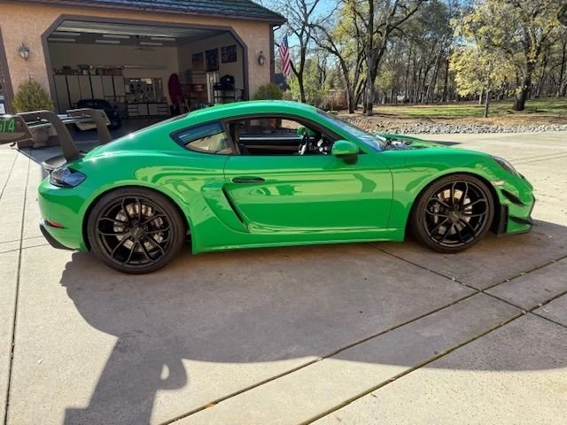 2022 Porsche 718 Cayman GT4 - Image 6 of 18