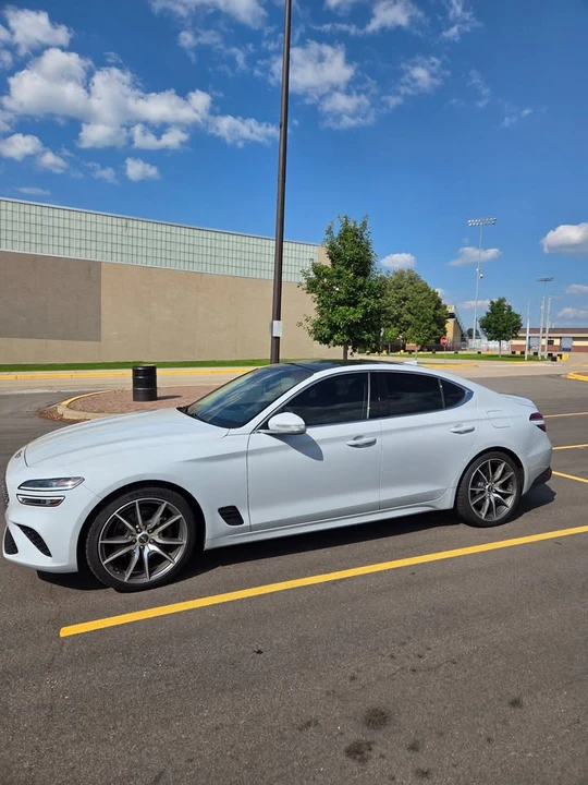 2022 Genesis G70 - Image 2 of 15