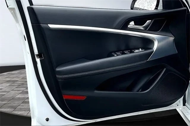 2022 Genesis G70 - Image 7 of 12