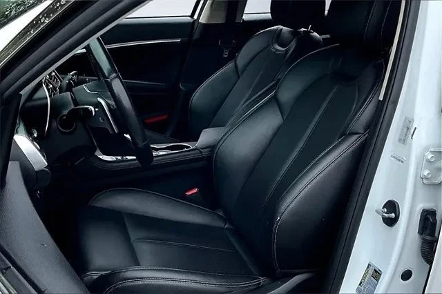 2022 Genesis G70 - Image 8 of 12