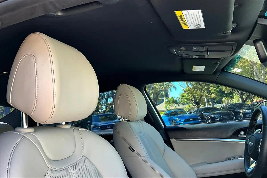 2022 Genesis G70 - Image 14 of 21