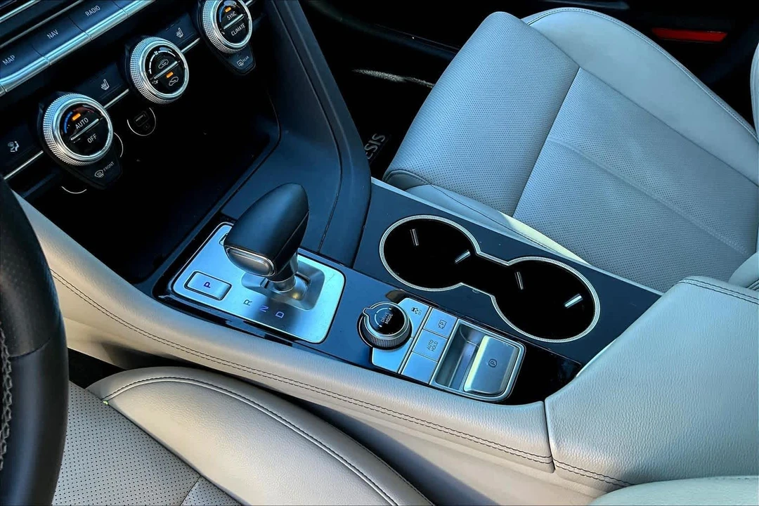 2022 Genesis G70 - Image 17 of 21