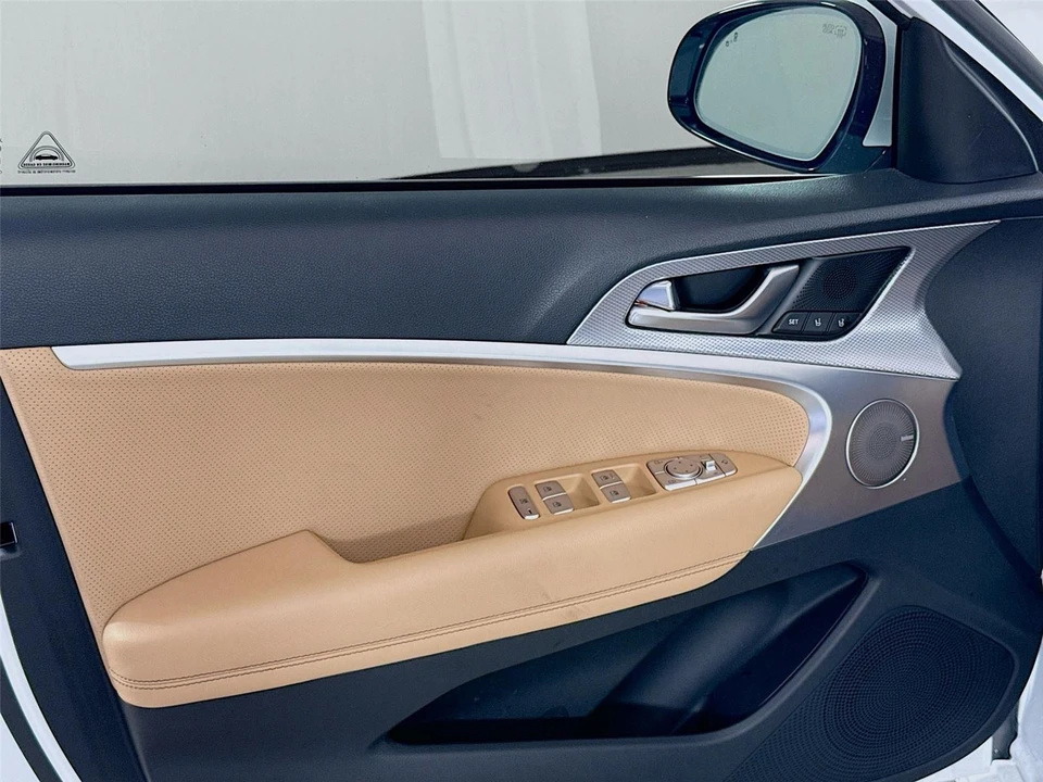 2022 Genesis G70 - Image 11 of 14
