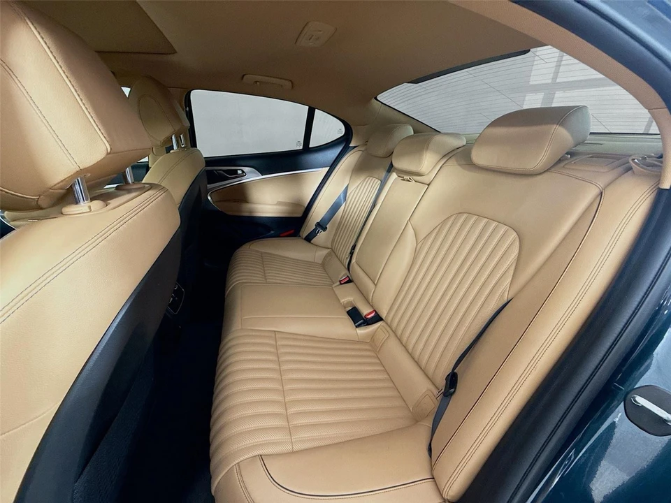 2022 Genesis G70 - Image 15 of 21