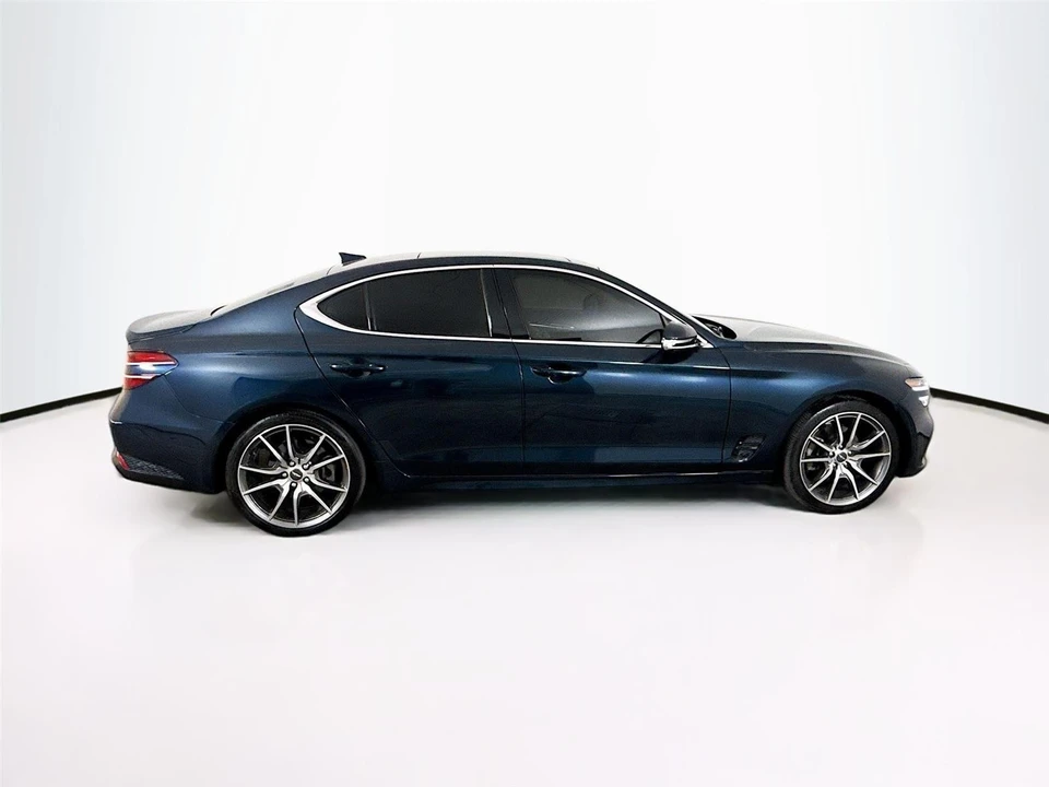 2022 Genesis G70 - Image 8 of 15