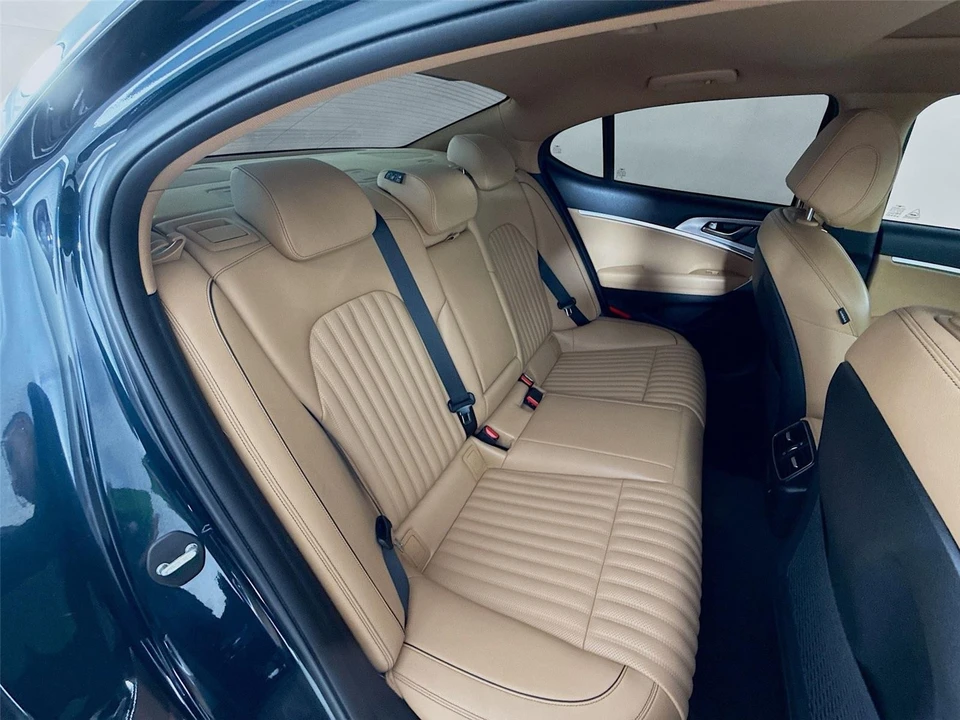 2022 Genesis G70 - Image 17 of 21