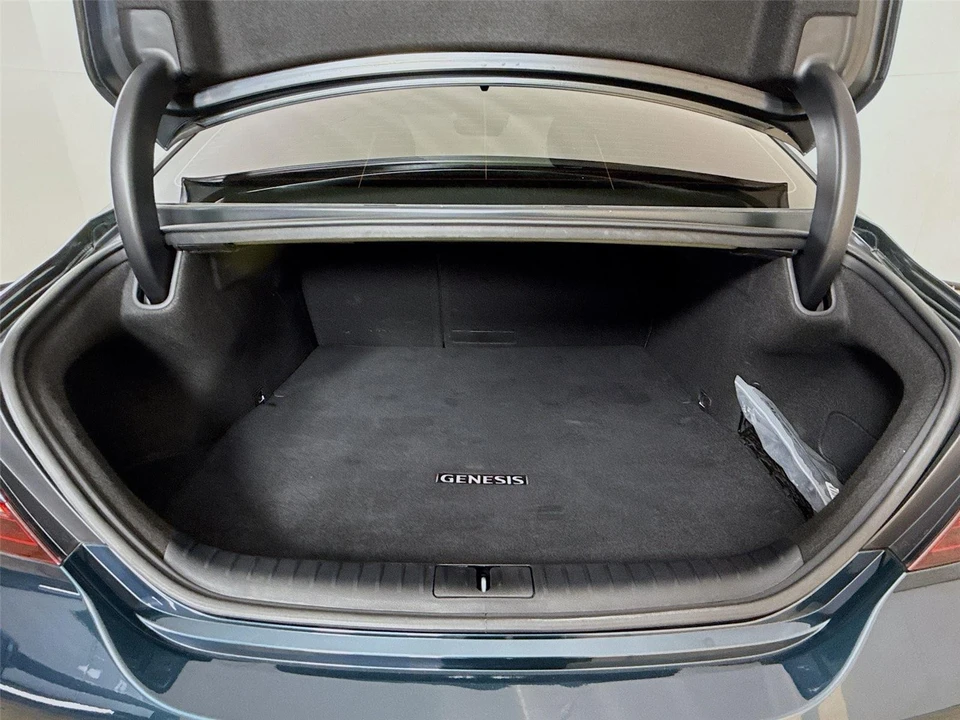 2022 Genesis G70 - Image 16 of 21