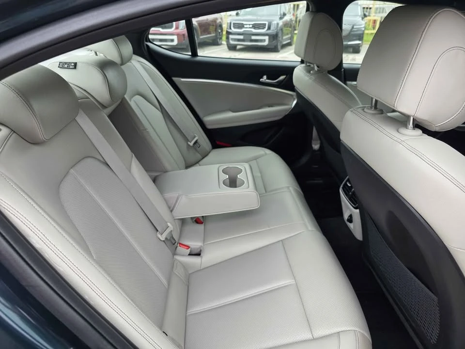 2022 Genesis G70 - Image 17 of 18