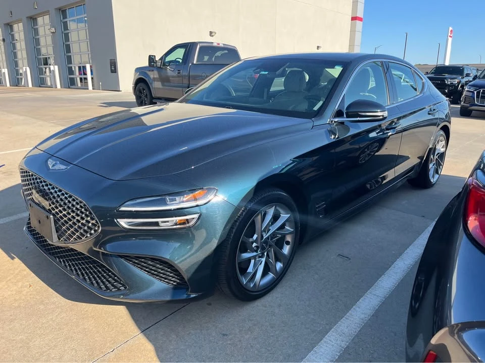 2022 Genesis G70 - Image 2 of 3