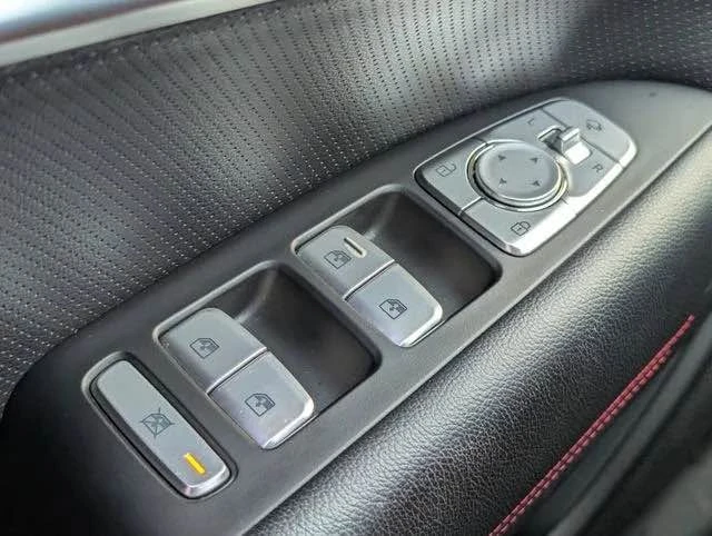 2022 Genesis G70 - Image 18 of 20