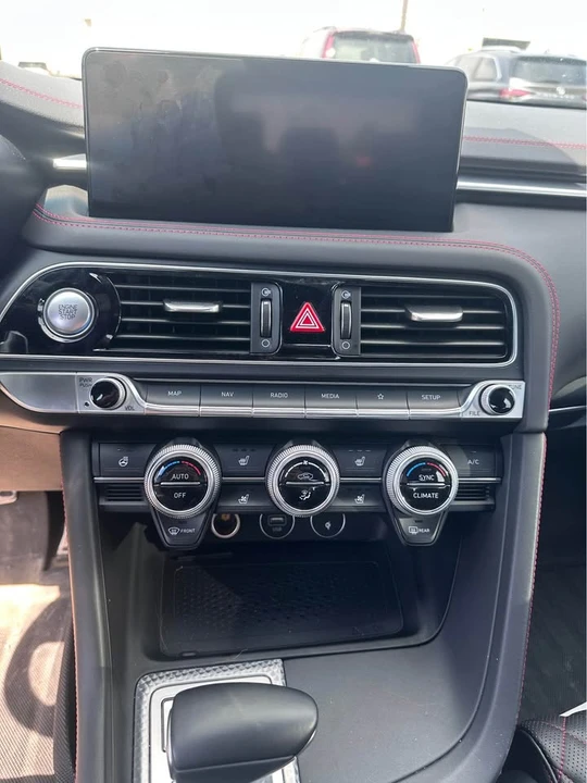 2022 Genesis G70 - Image 11 of 16
